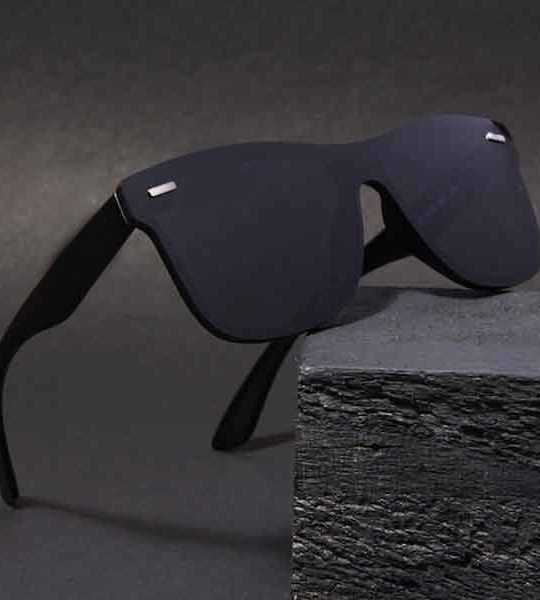 Unisex Black Lens & Black Wayfarer Sunglasses with Polarised and UV Protected Lens